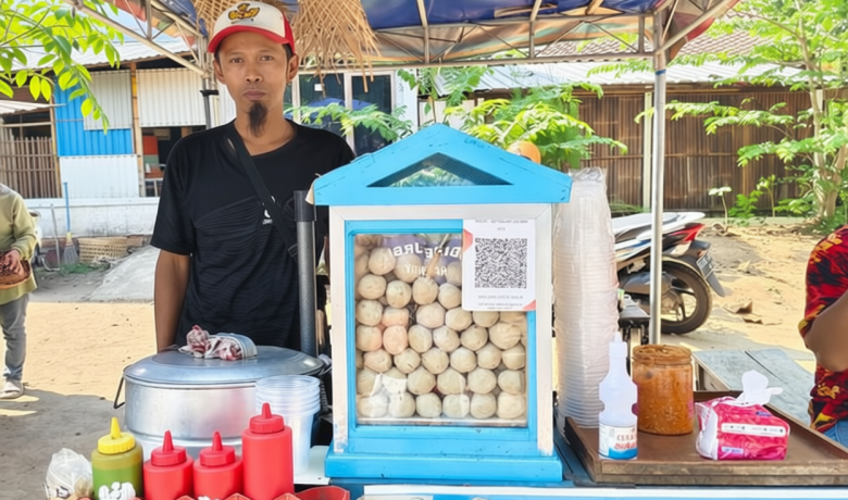 Cerita Pedagang Kaki Lima di Borobudur yang Mulai Menabung Setelah Beralih ke QRIS